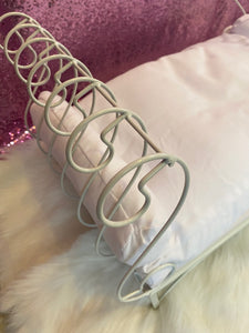 Elegant White Swirl Cat/Small Dog Bed